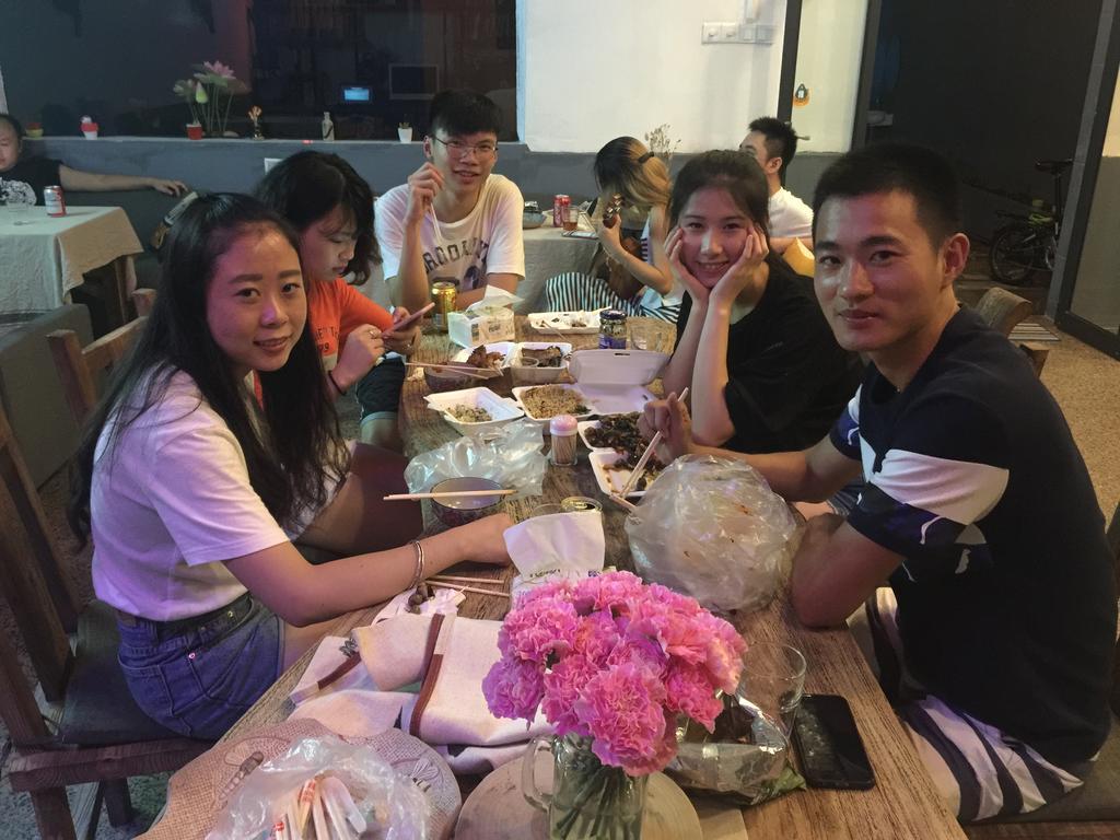 Zhaohuaxishi Youth Hostel Guangzhou Buitenkant foto