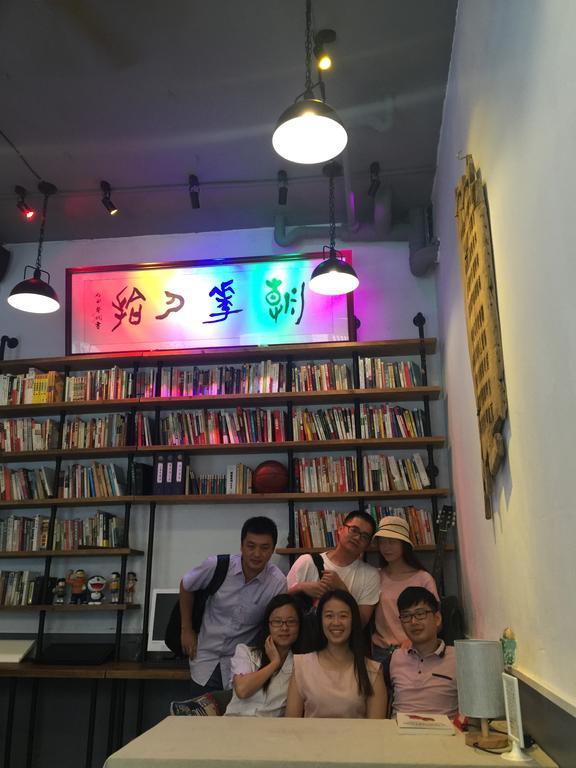 Zhaohuaxishi Youth Hostel Guangzhou Buitenkant foto