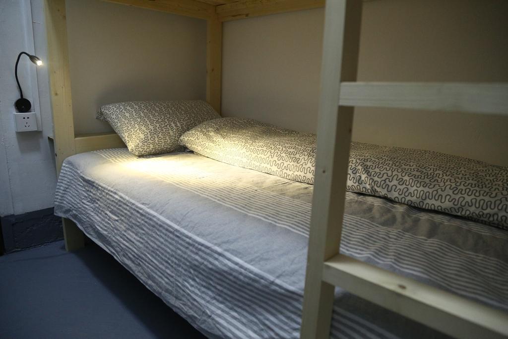 Zhaohuaxishi Youth Hostel Guangzhou Buitenkant foto