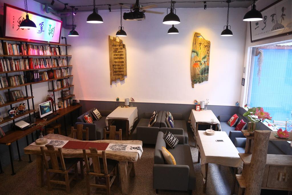 Zhaohuaxishi Youth Hostel Guangzhou Buitenkant foto