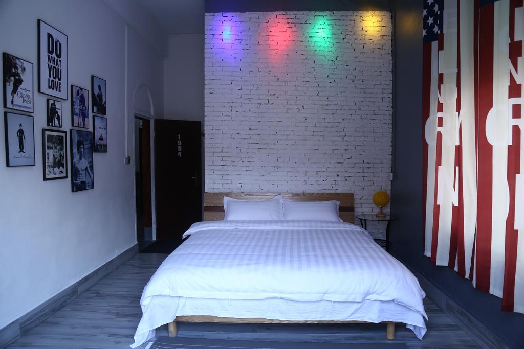 Zhaohuaxishi Youth Hostel Guangzhou Buitenkant foto