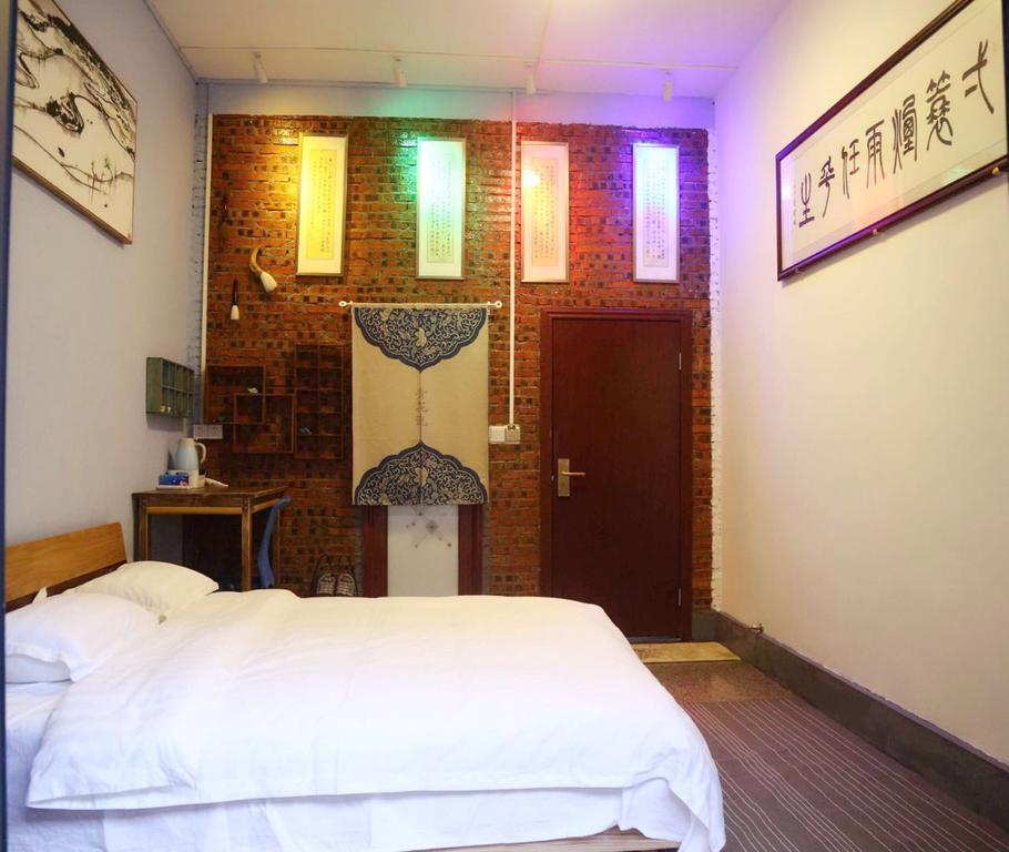 Zhaohuaxishi Youth Hostel Guangzhou Buitenkant foto